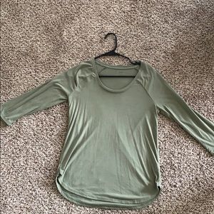 Quarter sleeve green top